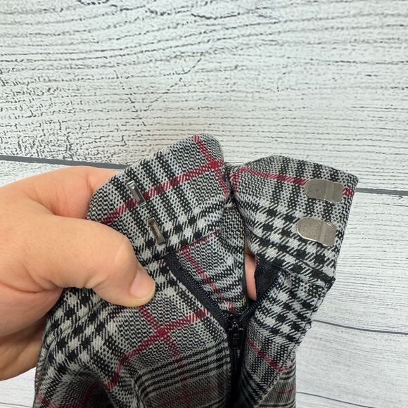 Ava & Viv Plus Size Gray Red Plaid Trouser Pants Size 22 - Picture 10 of 10